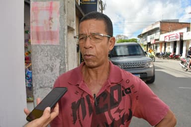 Imagem referente à notícia Prefeitura de Alagoinhas intensifica instalação de placas de trânsito