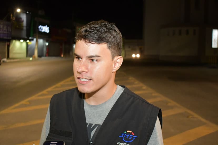 Imagem referente à notícia SMT realiza pintura de faixas de pedestres para requalificar sinalização no Centro de Alagoinhas