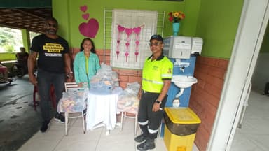 Imagem referente à notícia SMTT entrega alimentos arrecadados na Corrida Guepardo 2024